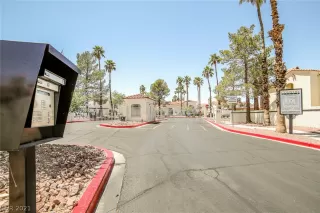 Photo #2: 2296149 Listing