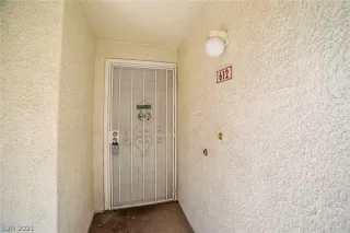 Photo #3: 2296149 Listing