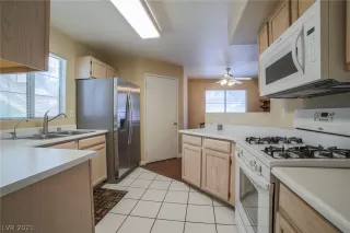 Photo #6: 2296149 Listing