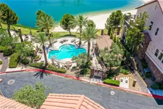 Photo #4: 2296162 Listing