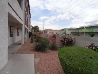 Photo #1: 2296198 Listing 