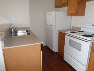 Photo #3: 2296198 Listing 