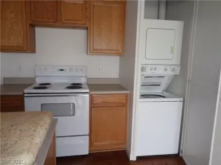 Photo #5: 2296198 Listing 