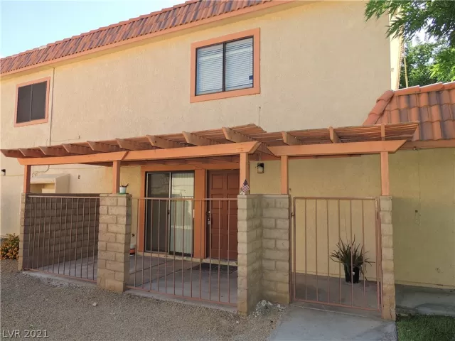 MLS: 2296231 Condo For Sale