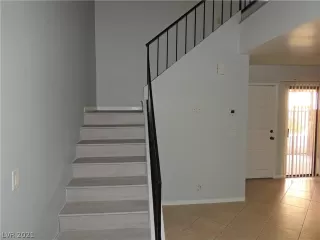 Photo #5: 2296231 Listing