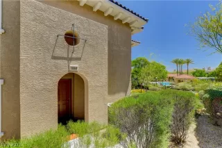 Photo #2: 2296235 Listing