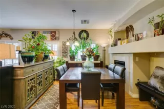 Photo #3: 2296239 Listing