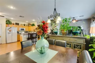 Photo #6: 2296239 Listing