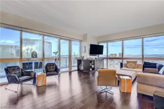 Photo #2: 2296247 Listing