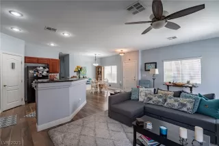 Photo #4: 2296273 Listing