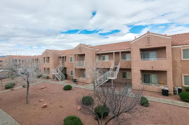 MLS: 2296286 Condo For Sale