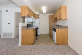 Photo #3: 2296286 Listing