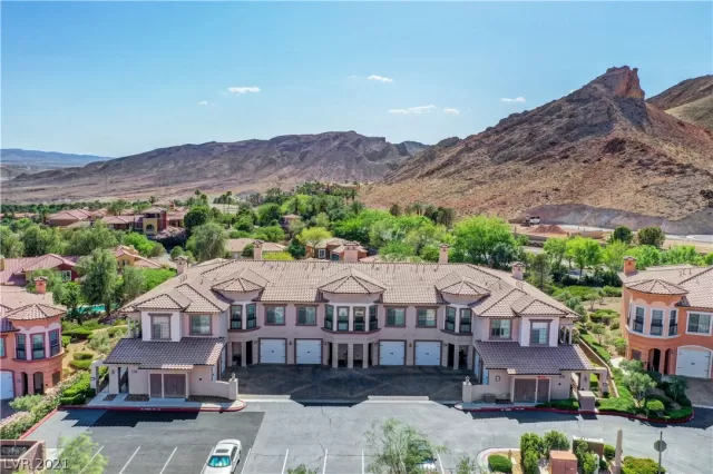 MLS: 2296336 Condo For Sale