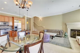 Photo #5: 2296336 Listing