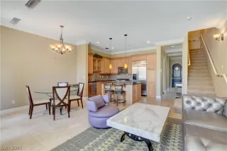 Photo #6: 2296336 Listing