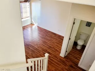 Photo #4: 2296338 Listing