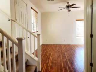 Photo #5: 2296338 Listing