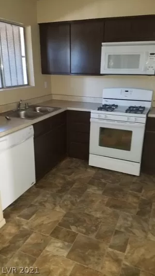 Photo #3: 2296372 Listing