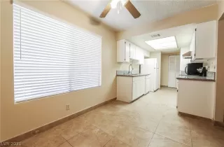 Photo #4: 2296380 Listing