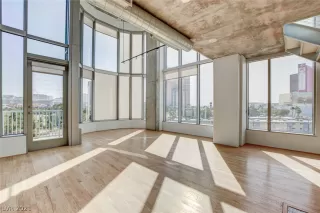 Photo #4: 2296404 Listing