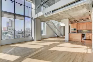 Photo #5: 2296404 Listing