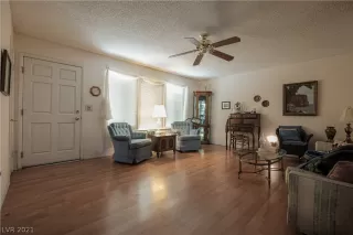 Photo #1: 2296433 Listing