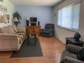 Photo #3: 2296433 Listing