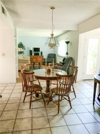 Photo #4: 2296433 Listing