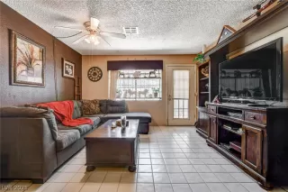 Photo #5: 2296435 Listing