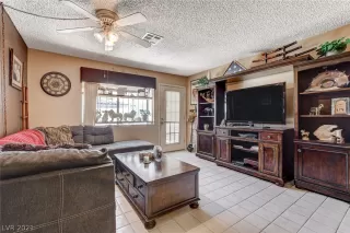 Photo #6: 2296435 Listing