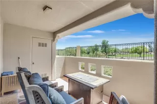 Photo #4: 2296442 Listing