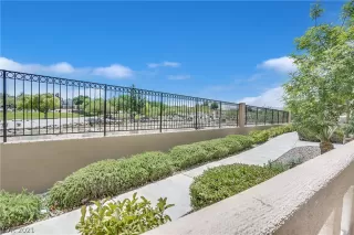 Photo #5: 2296442 Listing