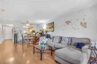 Photo #6: 2296442 Listing