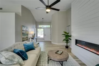 Photo #3: 2296457 Listing