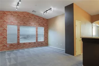 Photo #6: 2296464 Listing