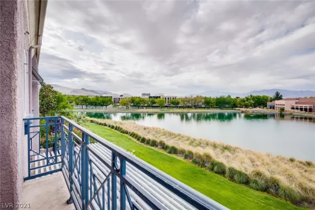 MLS: 2296478 Condo For Sale