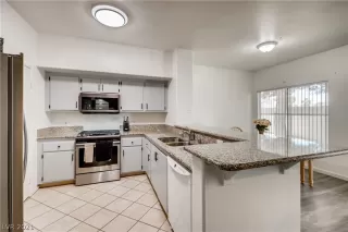 Photo #2: 2296500 Listing 