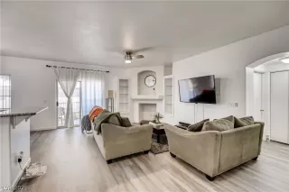 Photo #4: 2296500 Listing 