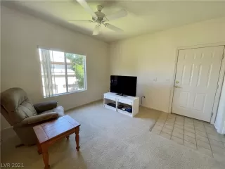 Photo #4: 2296503 Listing