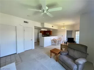 Photo #5: 2296503 Listing