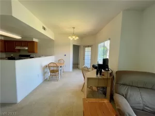 Photo #6: 2296503 Listing