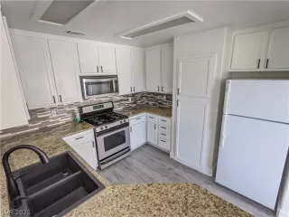 Photo #6: 2296505 Listing 