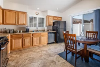 Photo #4: 2296521 Listing