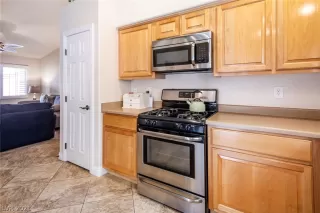 Photo #6: 2296521 Listing