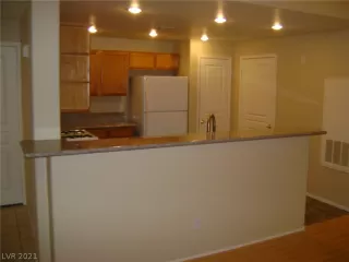 Photo #3: 2296527 Listing 