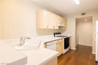 Photo #4: 2296577 Listing 