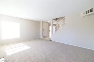 Photo #6: 2296577 Listing 