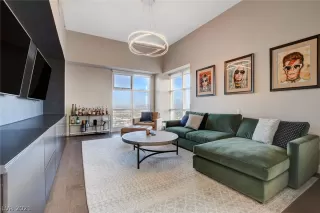 Photo #2: 2296628 Listing