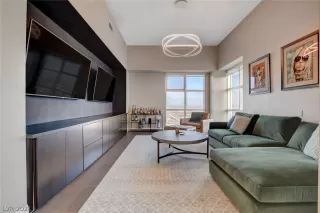 Photo #3: 2296628 Listing