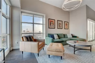 Photo #4: 2296628 Listing